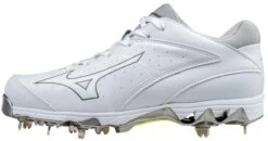 Mizuno 9-Spike Swift 4