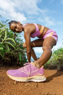 Mizuno Women's Wave Rider 26 Roxy Running Shoe -Mizuno 411386 6T00 05