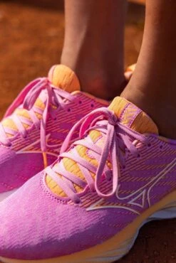 Mizuno Women's Wave Rider 26 Roxy Running Shoe -Mizuno 411386 6T00 18